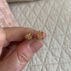 Kendra Scott druzy peach stud earrings.